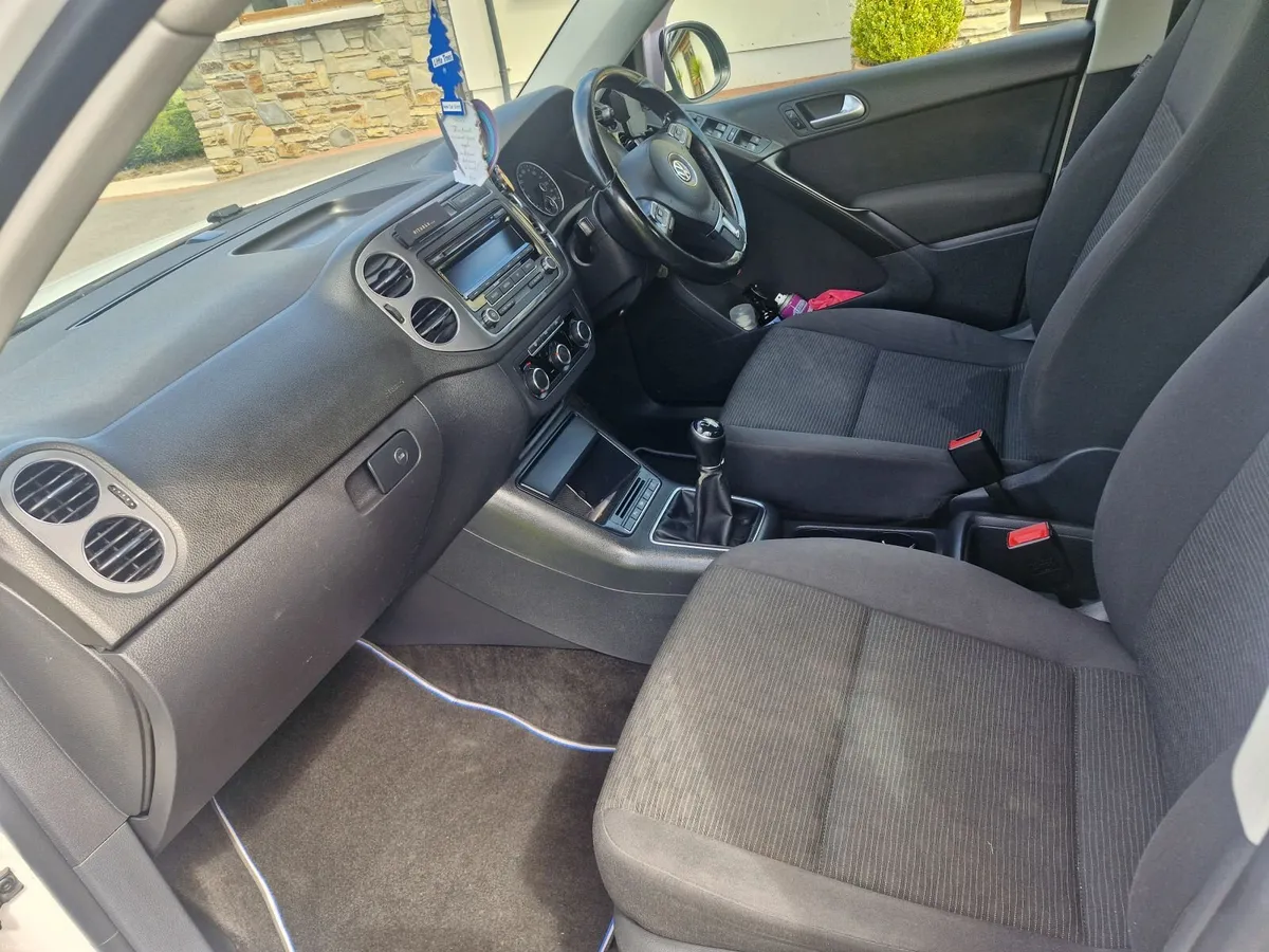 Volkswagen Tiguan 2012 - Image 3