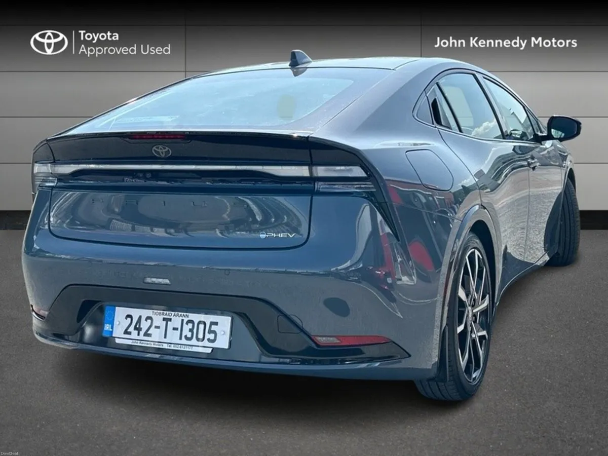 Toyota Prius PHEV - Image 2