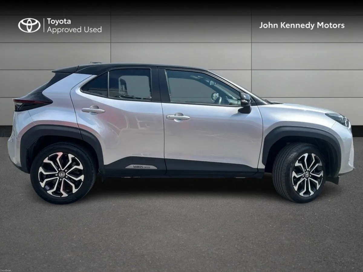 Toyota Yaris Cross LUNA SPORT - Image 3