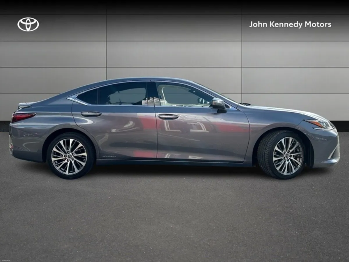 Lexus ES Dynamic - Image 3