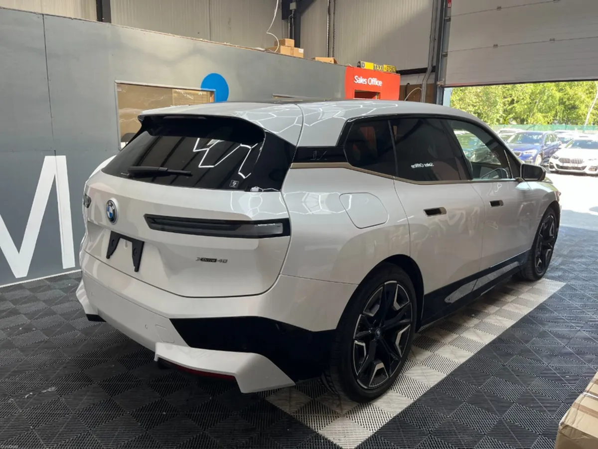 BMW iX 2022 BMW IX XDRIVE40 LAUNCH EDITION AUTOMAT - Image 2