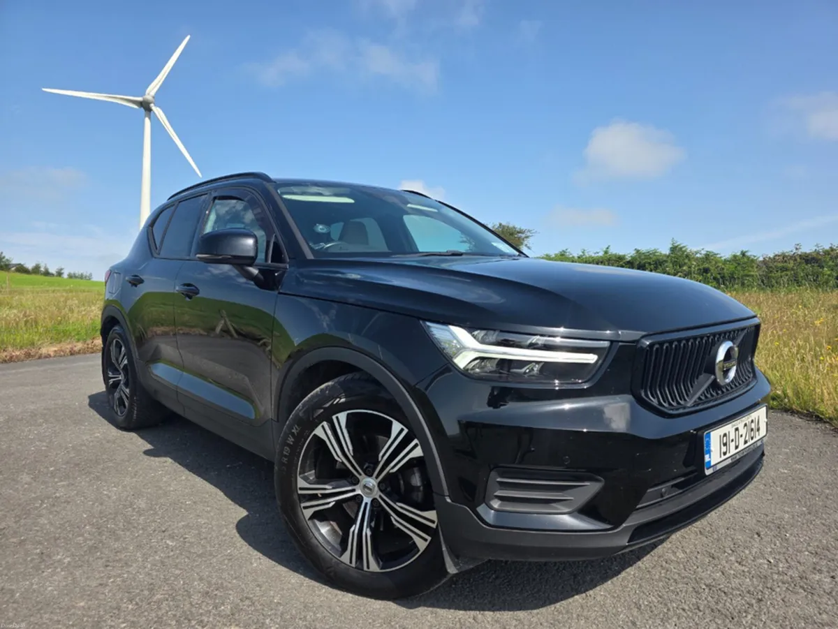 Volvo XC40 D4 AWD MOMENTUM AT 5DR AU AUTO - Image 2
