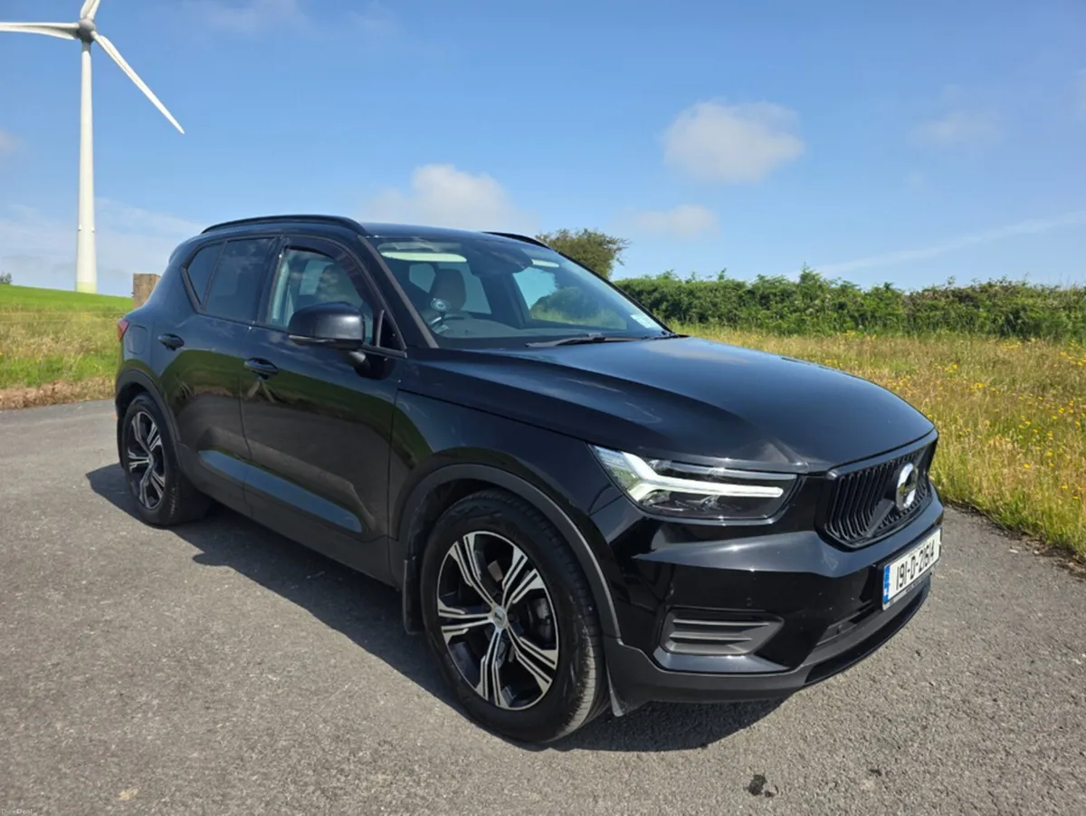 Volvo XC40 D4 AWD MOMENTUM AT 5DR AU AUTO - Image 4