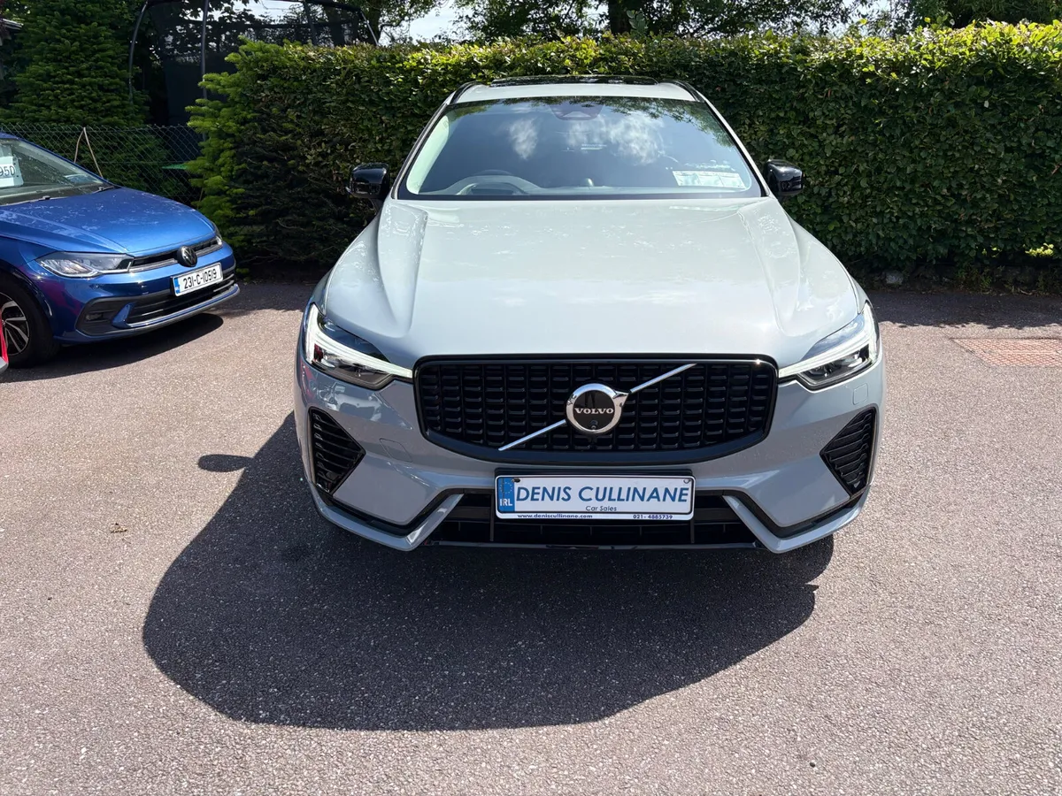 XC60 T8 ULTRA DARK AWD - Image 5