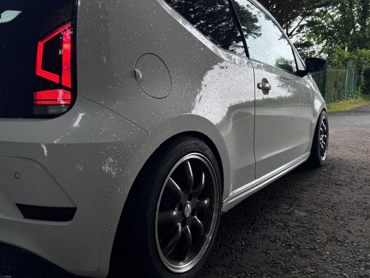 Volkswagen UP GTI - Image 3
