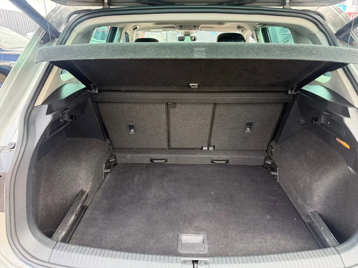2018 Volkswagen Tiguan SEL 4 Motion DSG - Image 2