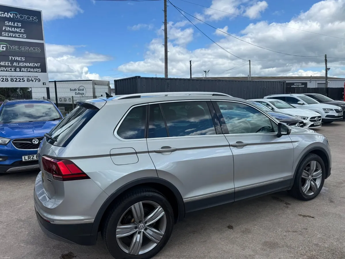 2018 Volkswagen Tiguan SEL 4 Motion DSG - Image 4