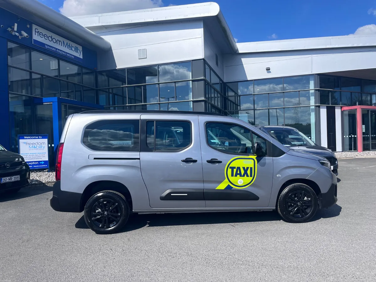 New Citroen Berlingo Auto, 7 seats, Taxi - Image 6