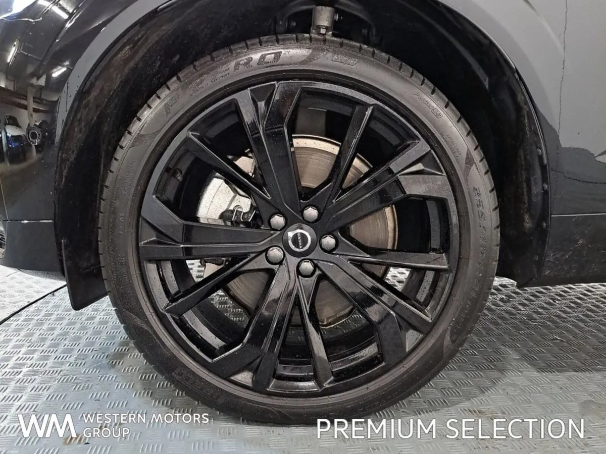 Volvo XC60 T6 AWD PHEV Plus Black Edition - Image 6