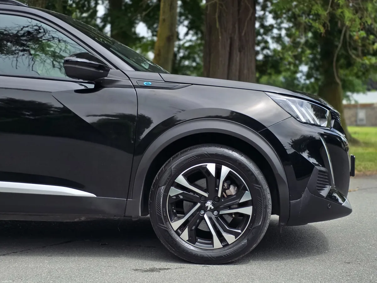 2023 Peugeot e2008 GT - Image 4