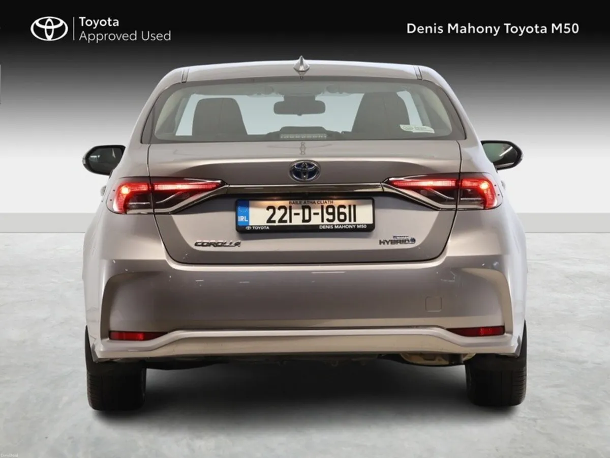 Toyota Corolla Luna Hybrid Saloon - Image 4