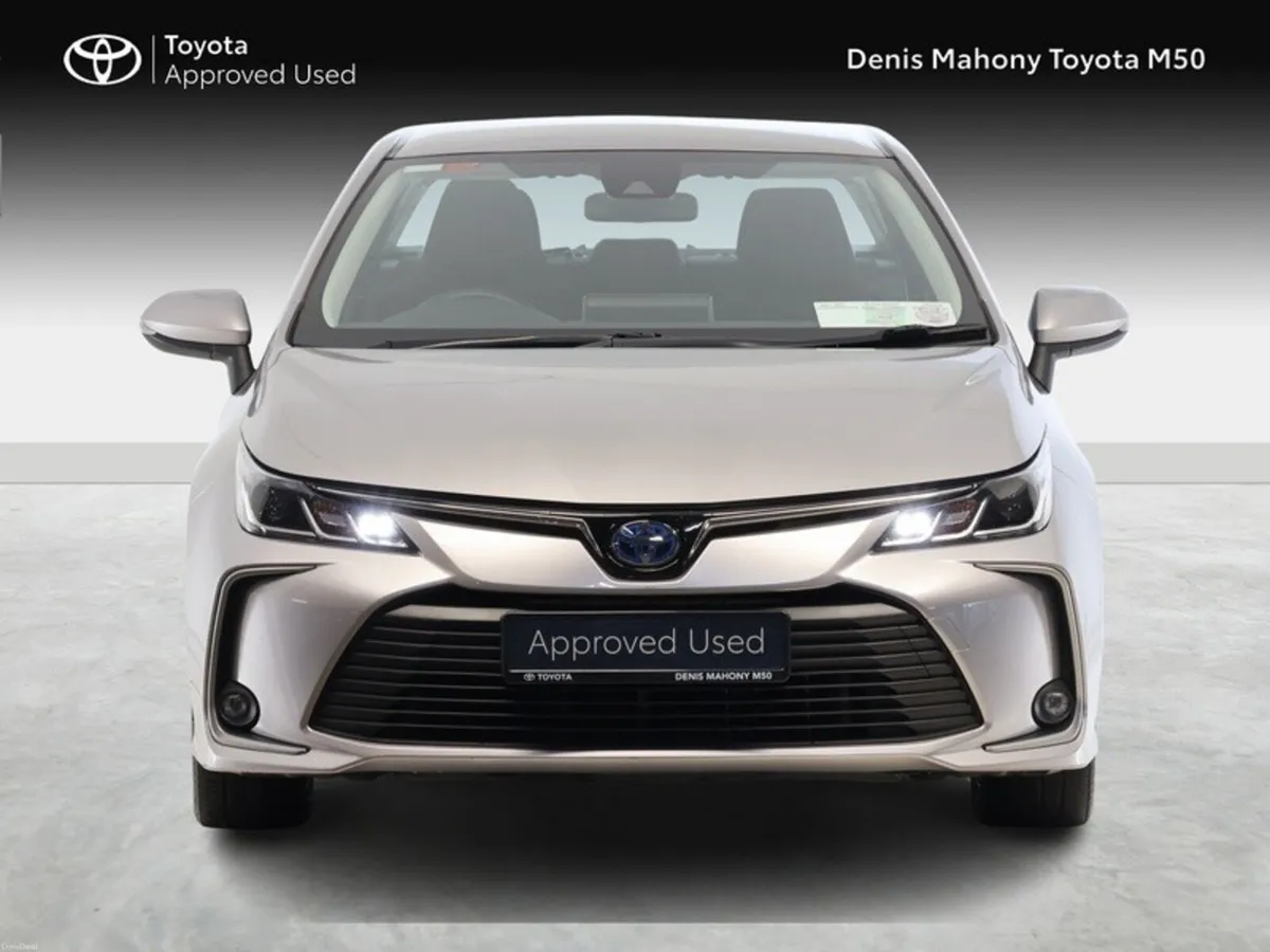 Toyota Corolla Luna Hybrid Saloon - Image 5