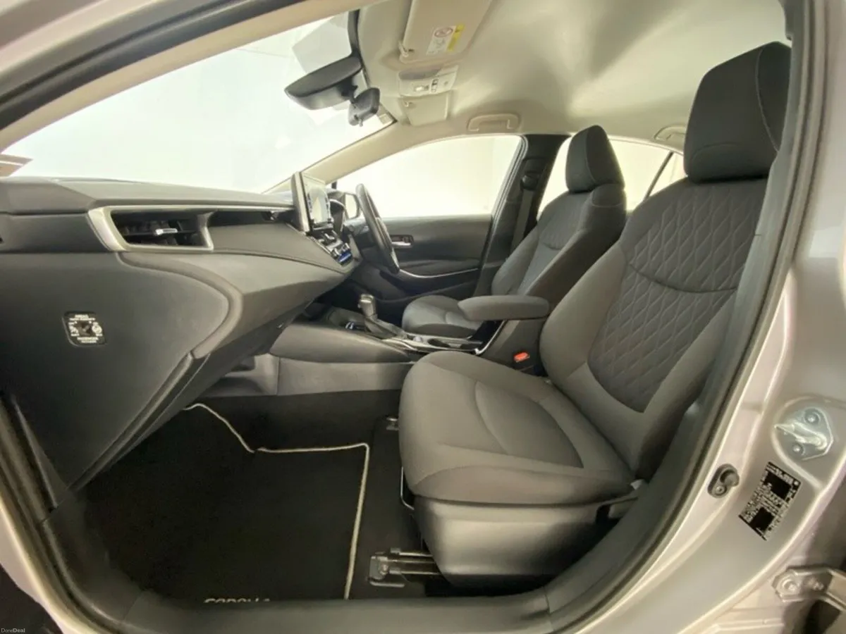 Toyota Corolla Luna Hybrid Saloon - Image 6