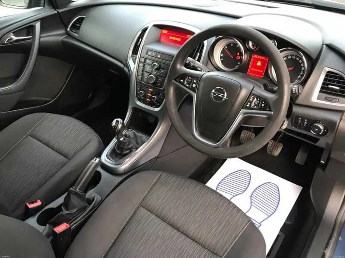 2015 Opel Astra - Image 4
