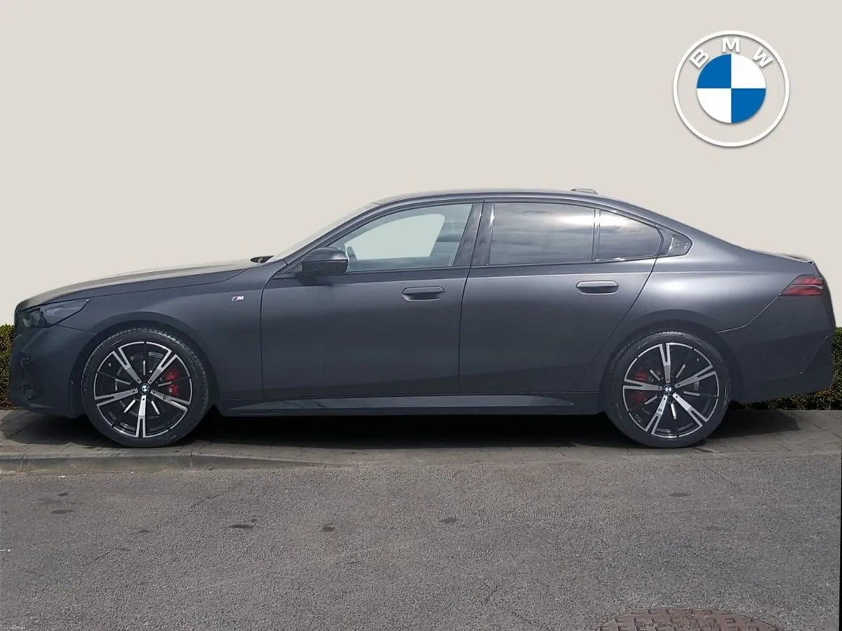 BMW 5-Series 520i M Sport Pro - Image 4