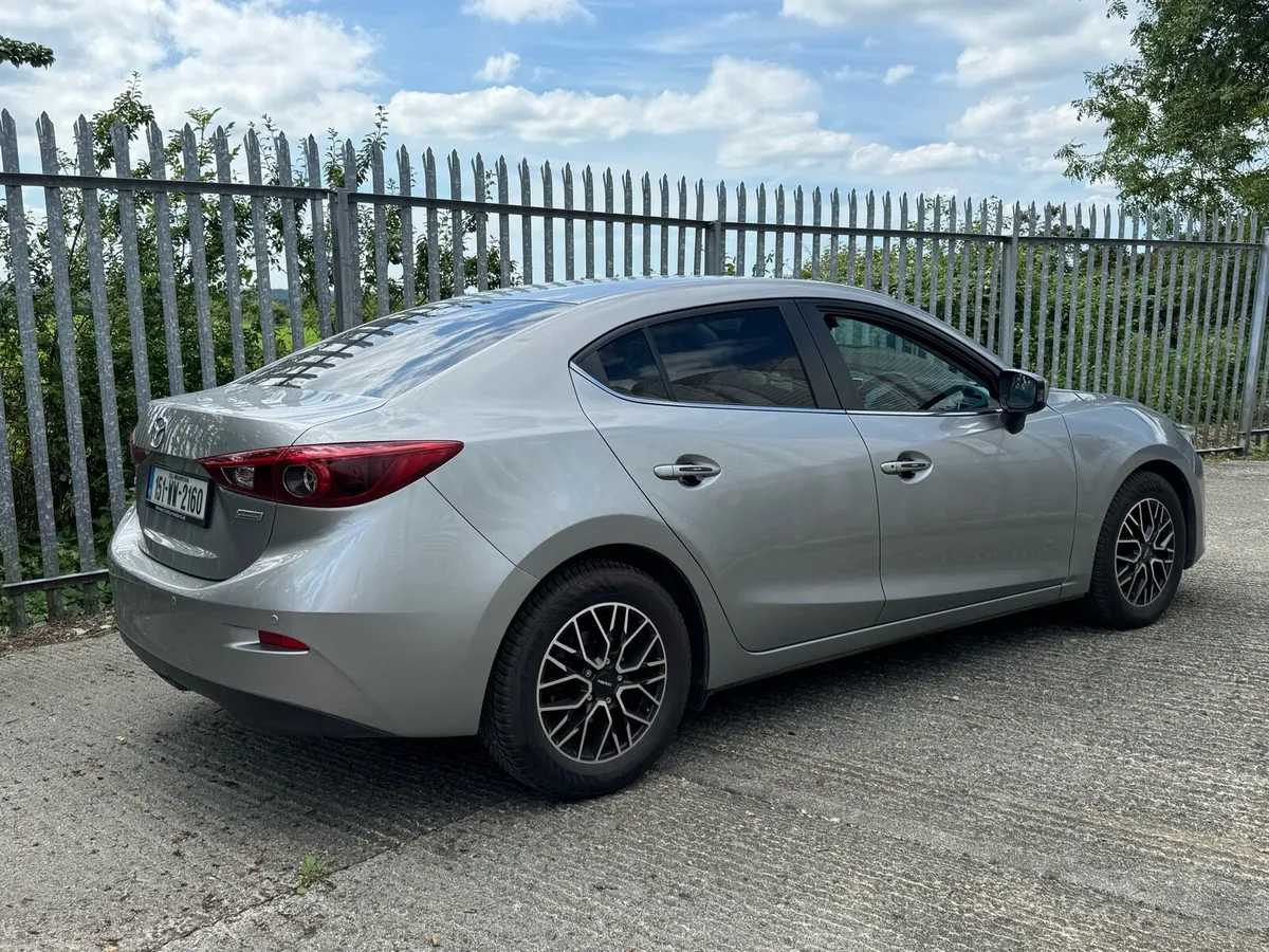 MAZDA 3 - Image 4