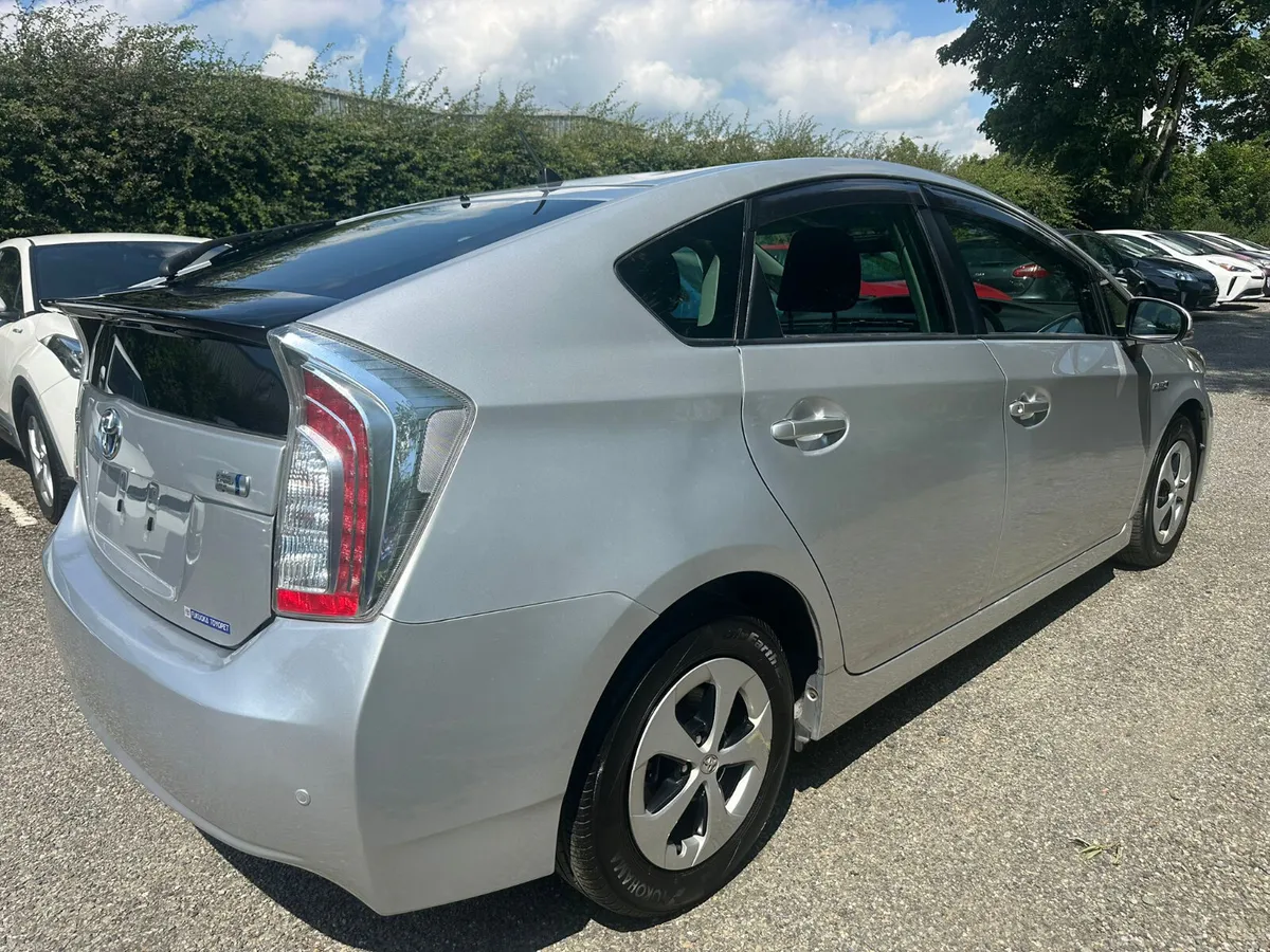 Toyota Prius very low milege! - Image 3
