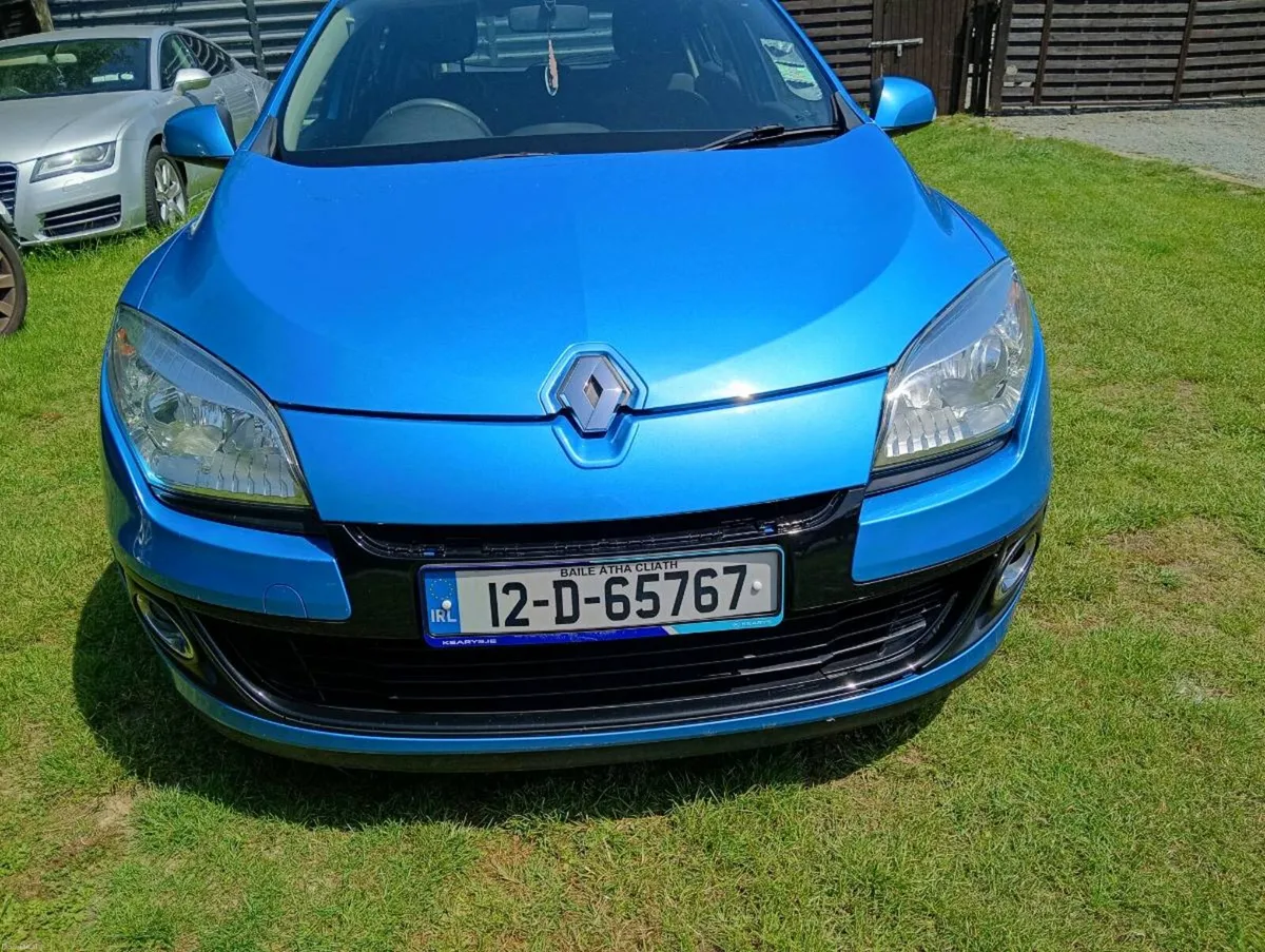 Low mileage Renault magane 5 door - Image 2