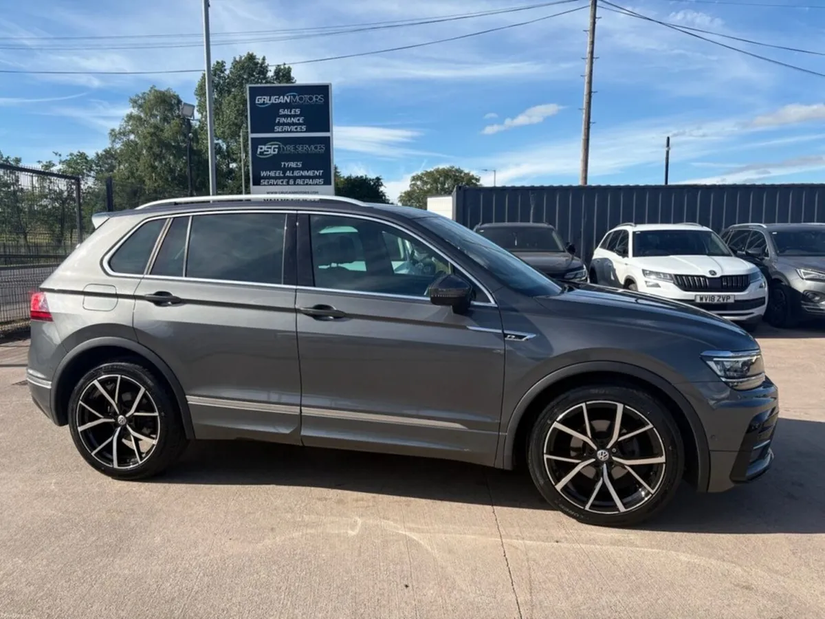 2019 Volkswagen Tiguan R-Line DSG - Image 2
