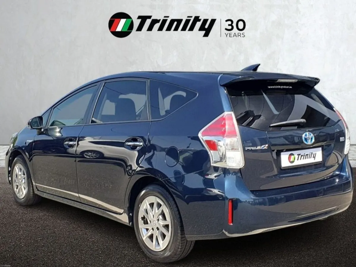 Toyota Prius ** ALPHA S ** 7 SEAT ** AUTO HYBRID * - Image 3