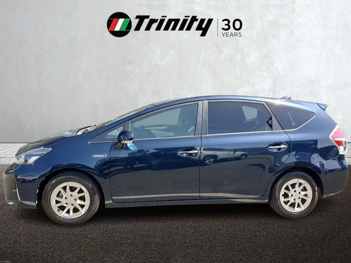 Toyota Prius ** ALPHA S ** 7 SEAT ** AUTO HYBRID * - Image 5