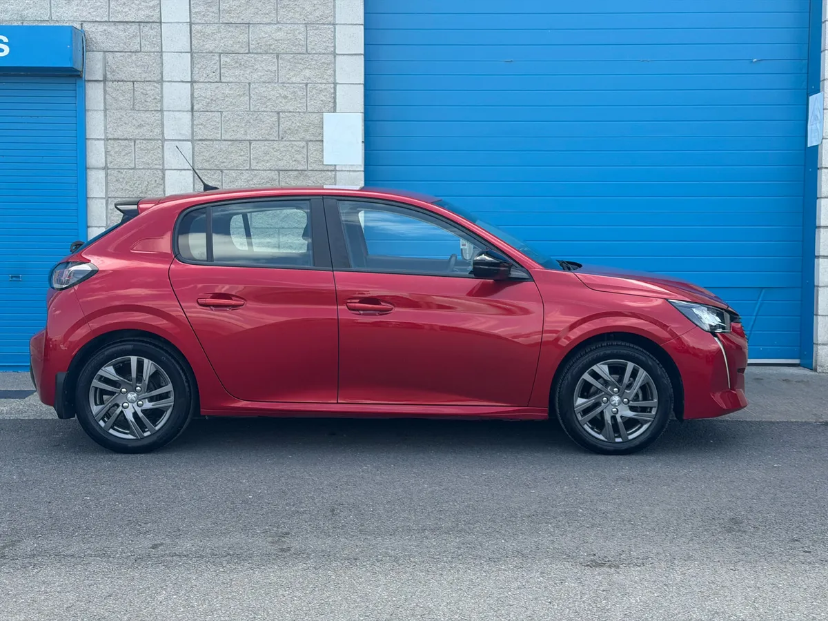 Peugeot 208 2022 - Image 3
