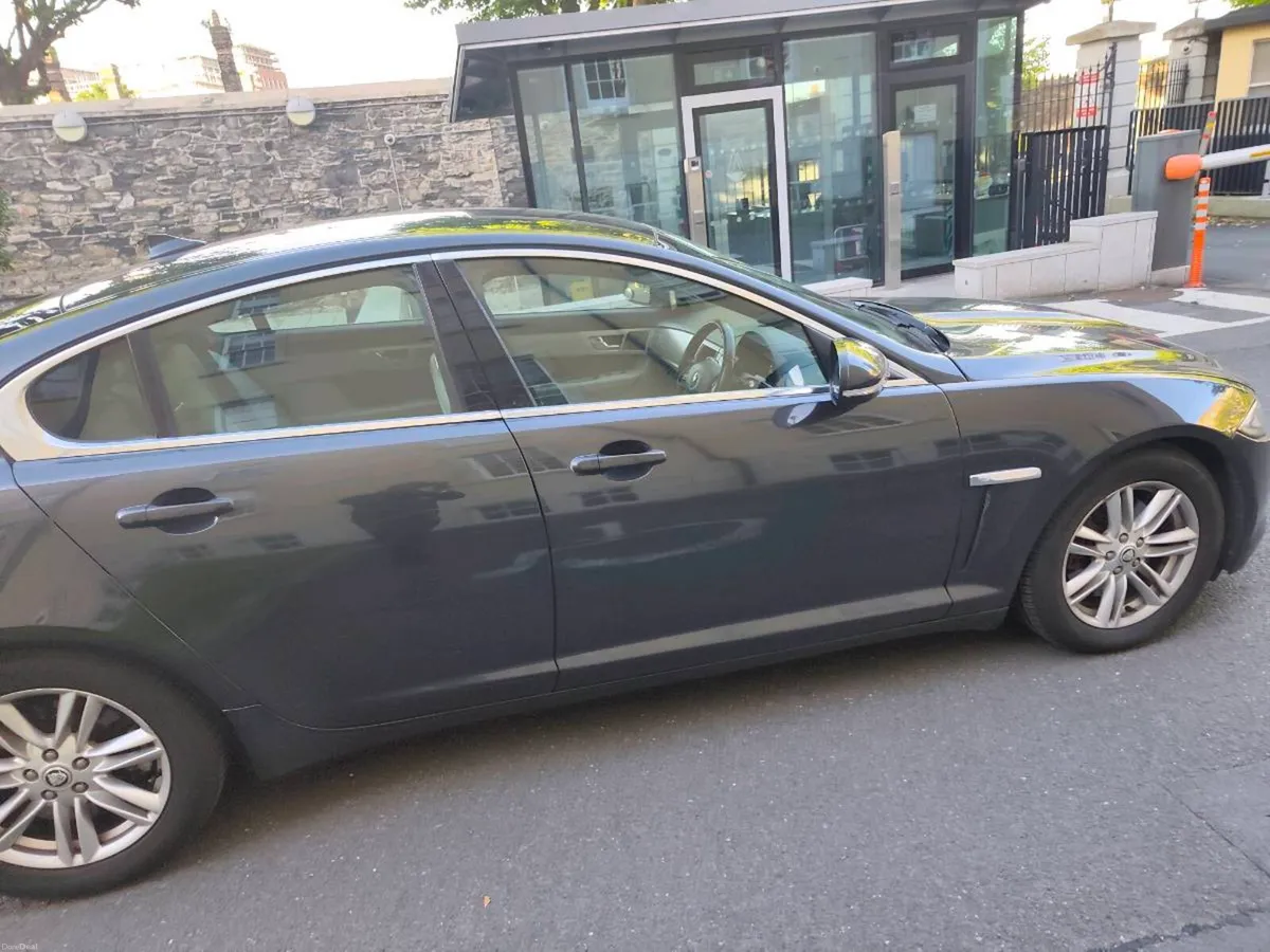 Jaguar XF 2013 - Image 3