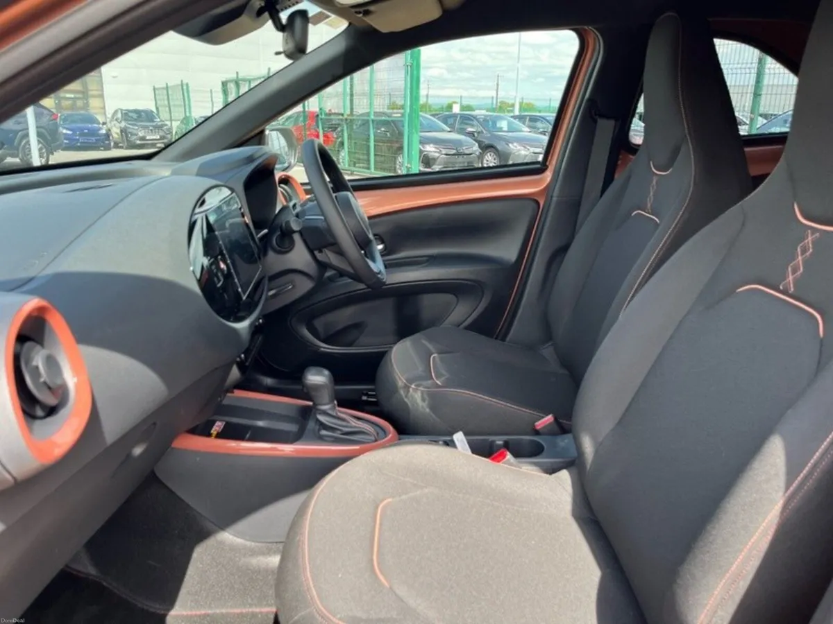 Toyota Aygo X Aygo X HEV Design Automatic - Image 6