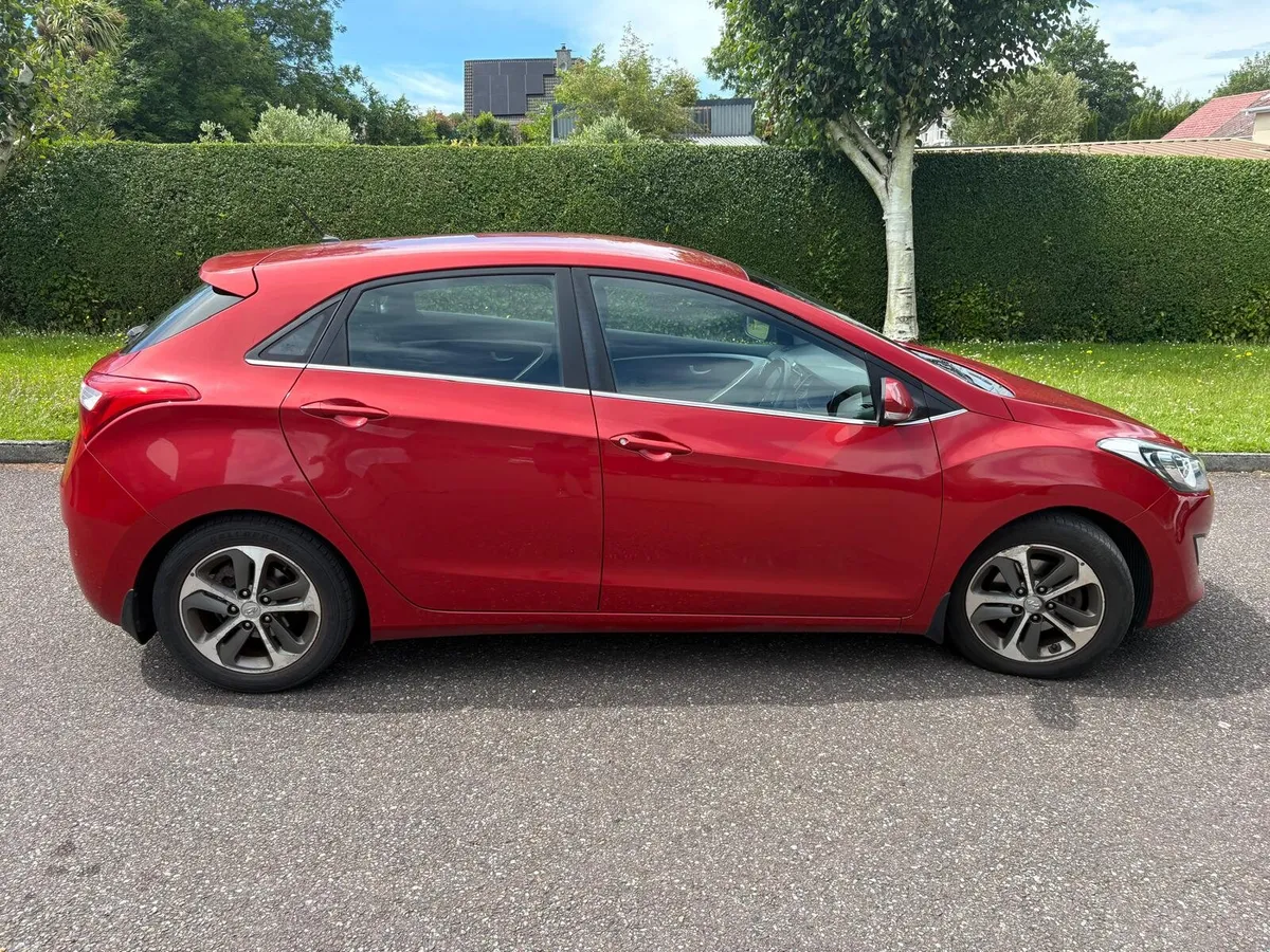 Hyundai i30 Deluxe*LOW MILEAGE*1 OWNER* NCT AUG27 - Image 2