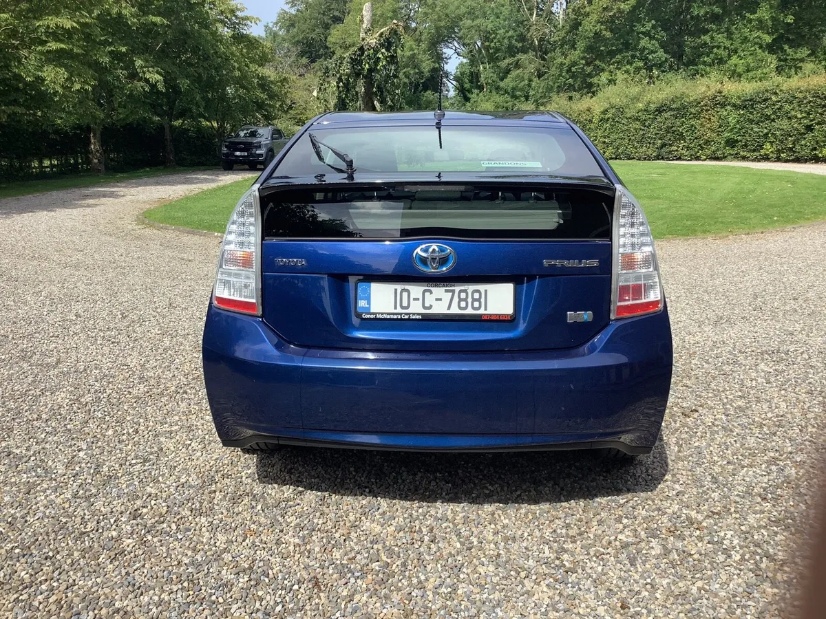Toyota Prius - Image 4