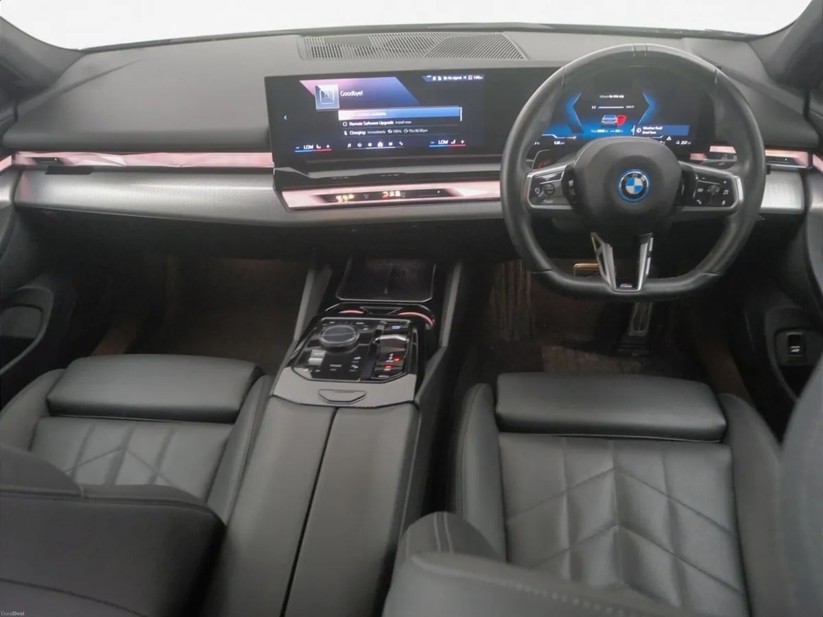 BMW i5 eDrive40 M Sport Pro Saloon - Image 4