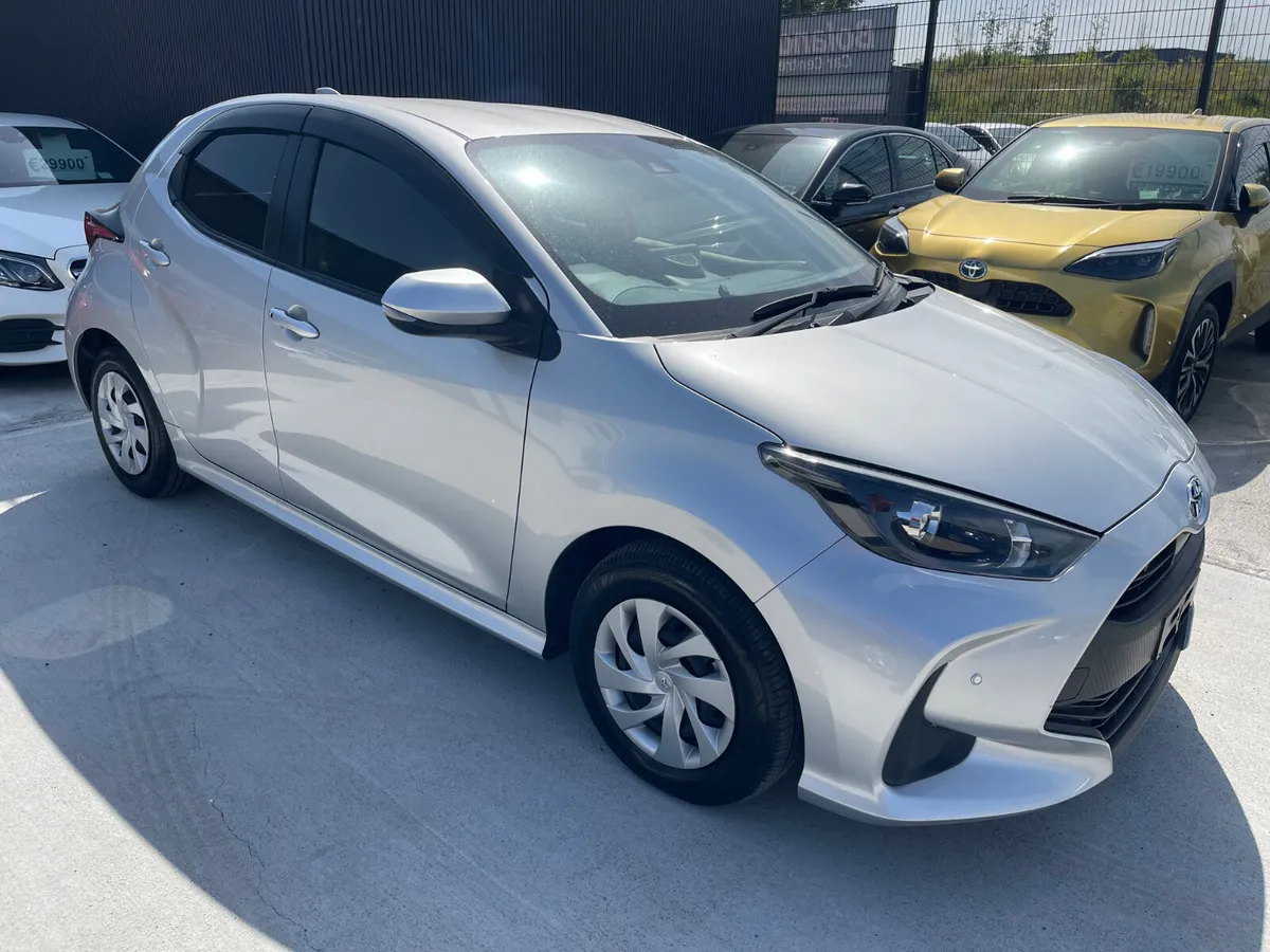 202 Toyota Yaris Hybrid 1.5 Automatic 5dr Model - Image 3
