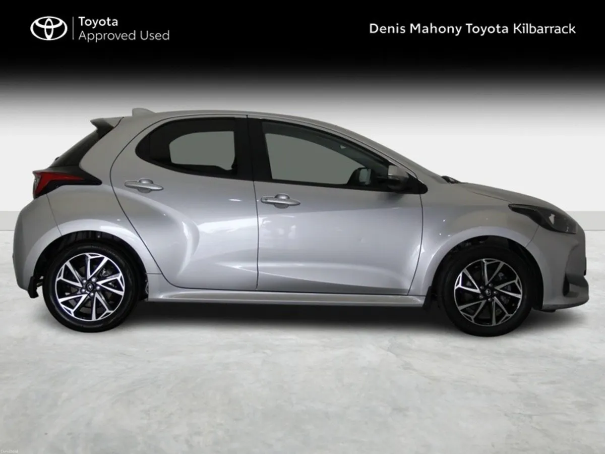 Toyota Yaris HYBRID L/SPORT - Image 3
