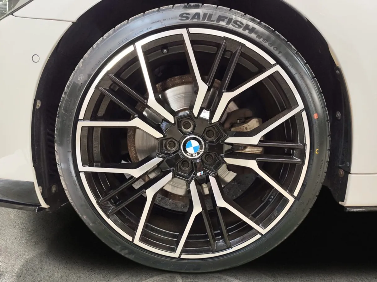 BMW 5-Series 2019 - Image 5