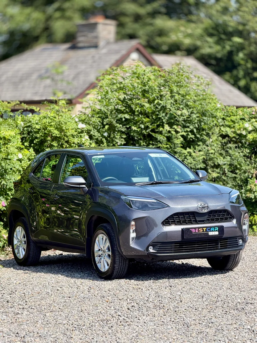 2025 Toyota Yaris Cross 1.5 Hybrid Luna Automatic - Image 4