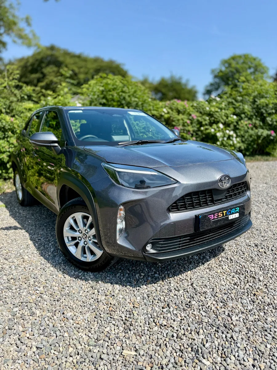 2025 Toyota Yaris Cross 1.5 Hybrid Luna Automatic - Image 1