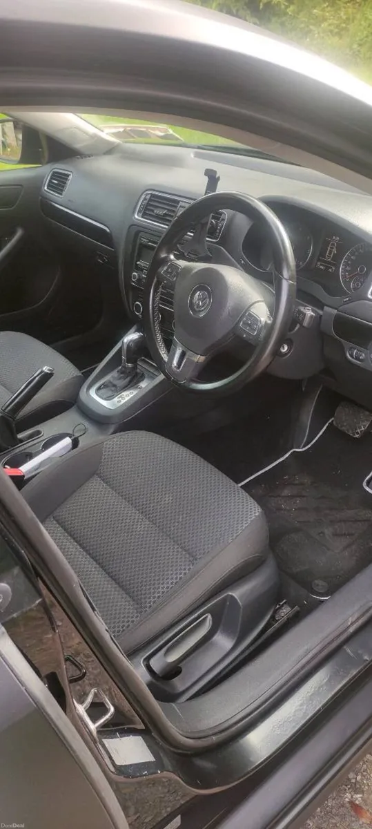 VW Jetta automatic - Image 4