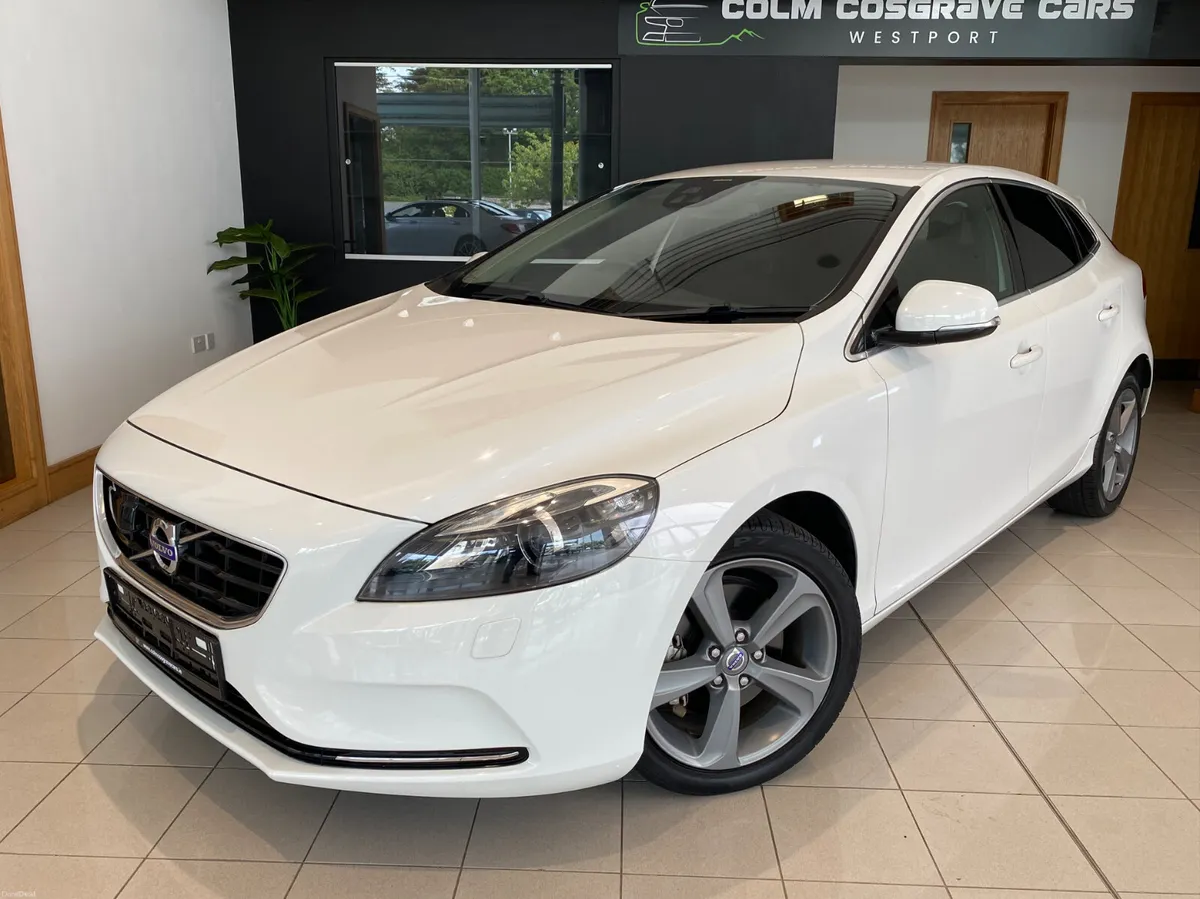 Volvo V40 2013 T4 180HP SE LUX Auto - Image 3