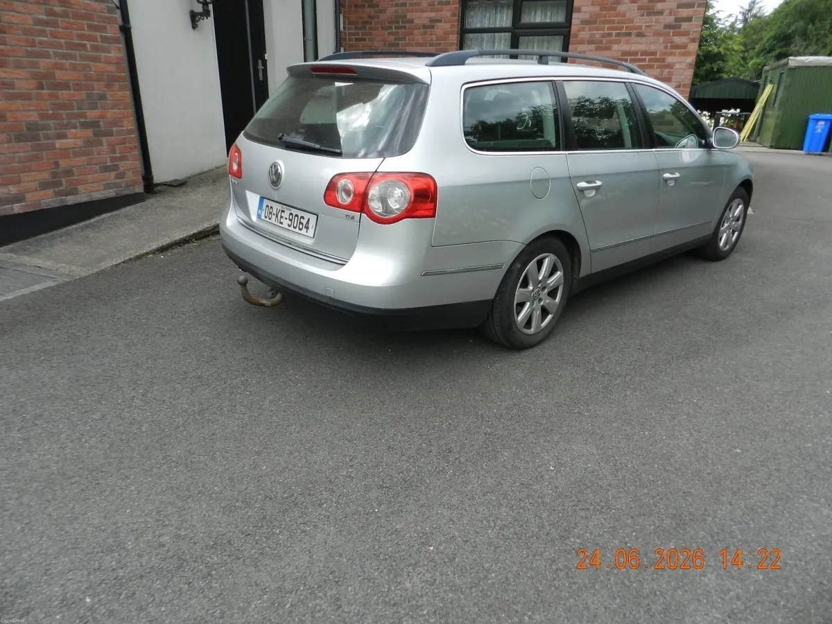 Volkswagen Passat 2008 - Image 2