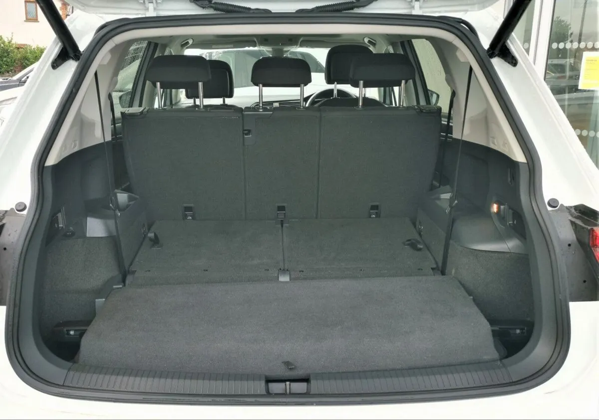 Volkswagen Tiguan Allspace R-Line  2.0 TDI 150HP D - Image 6