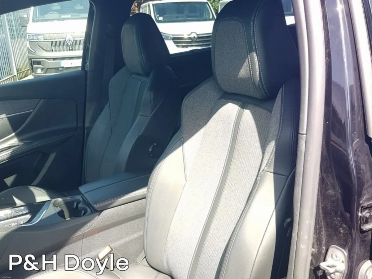 Peugeot 5008 ALLURE AUTOMATIC DIESEL - Image 4