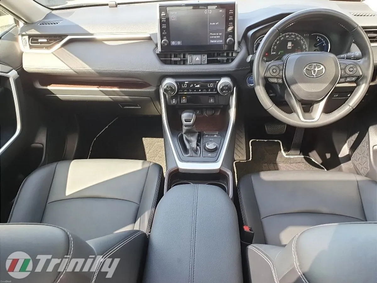 Toyota RAV4 ** HYBRID ** AUTO ** TRINITY MOTORS - Image 2