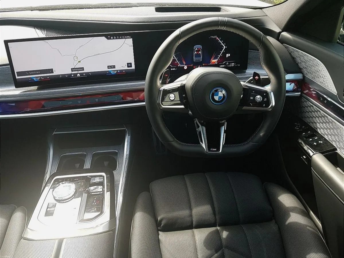 BMW 7-Series M760 xDrive - Image 5