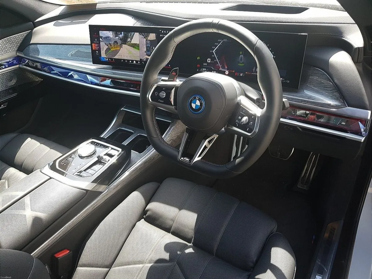 BMW 7-Series M760 xDrive - Image 6