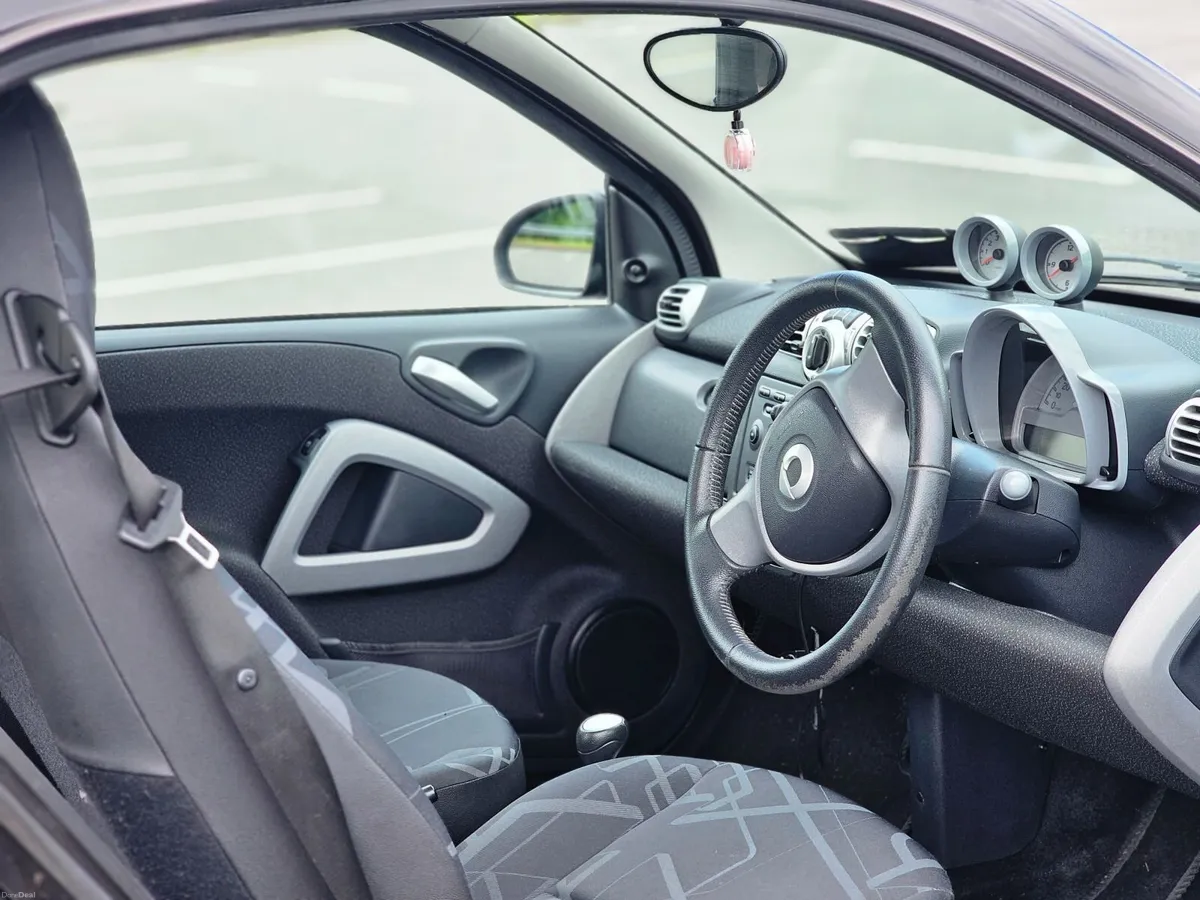 LOW MILEAGE 69724 km  Smart Fortwo 2009 - Image 4
