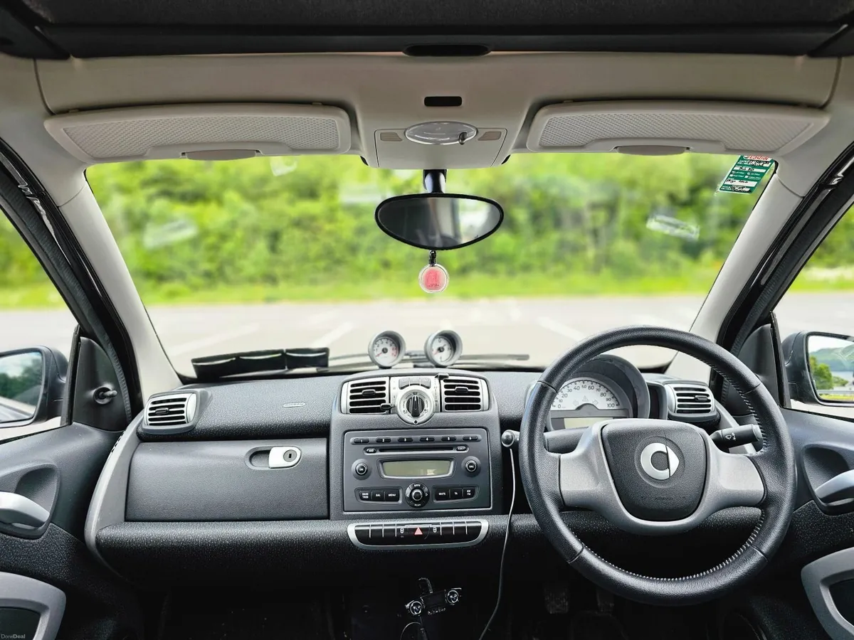 LOW MILEAGE 69724 km Smart For two 2009 - Image 6