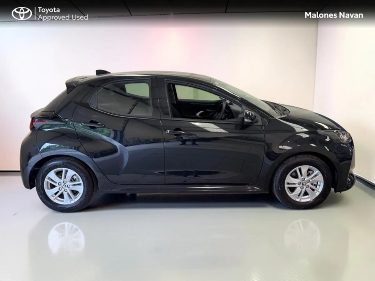 Toyota Yaris Yaris HEV Luna - Image 3