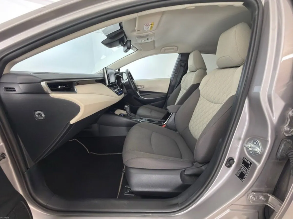 Toyota Corolla Luna Sport Hybrid Saloon - Image 6