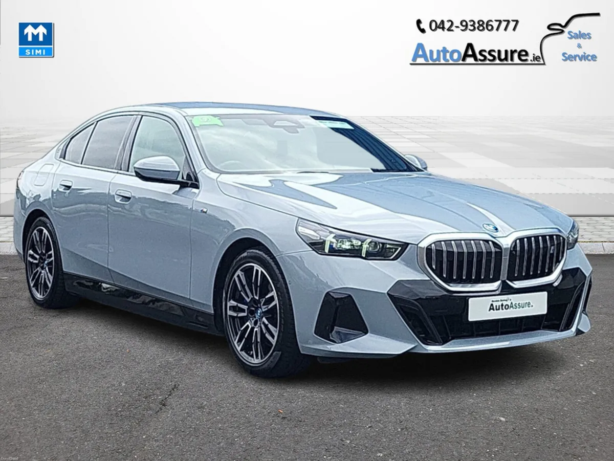 BMW i5 EDRIVE40 M-SPORT *** Brooklyn Grey / Comfor - Image 1