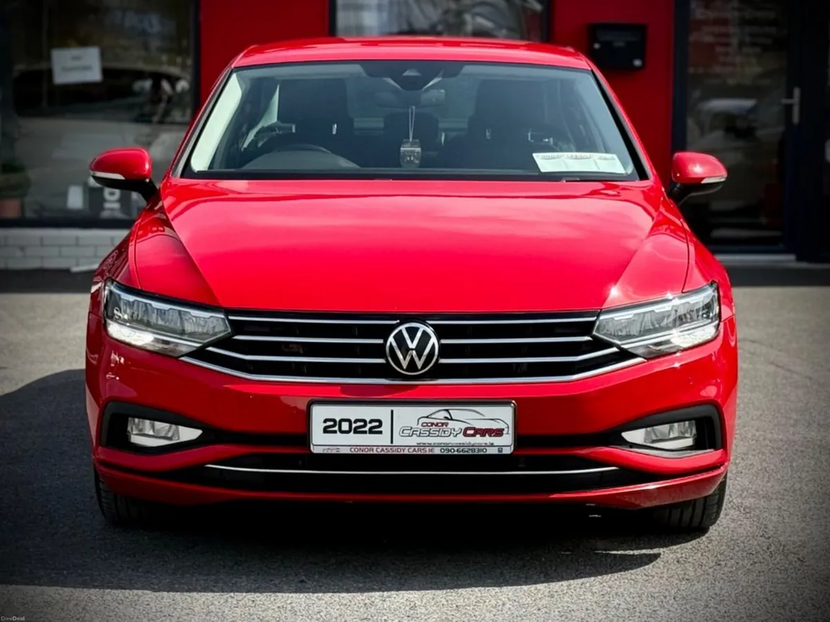 Volkswagen Passat SEL TDI // FULL LEATHER // SAME - Image 2